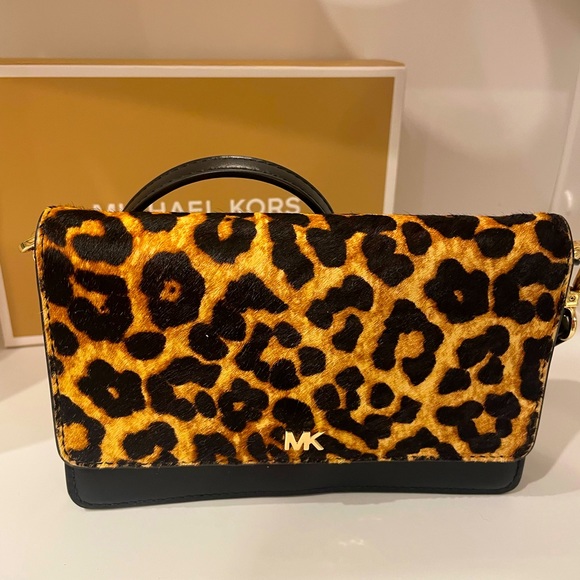 Michael Michael Kors
leopard print convertible crossbody bag - Picture 1 of 7